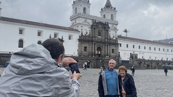 Excursión privada de un día a Quito y la Mitad del Mundo.