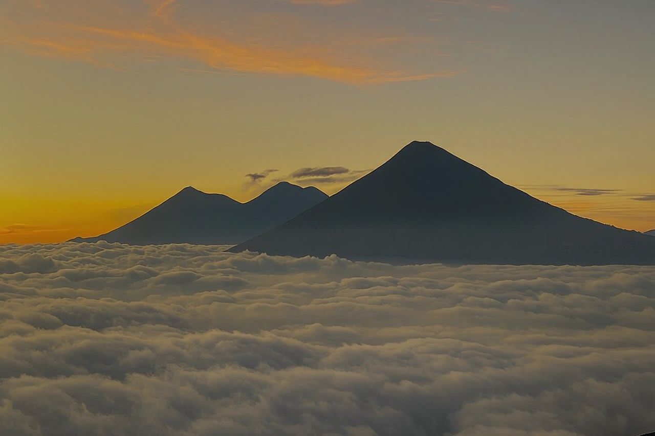 パカヤ火山とグアテマラシティのプライベートツアー