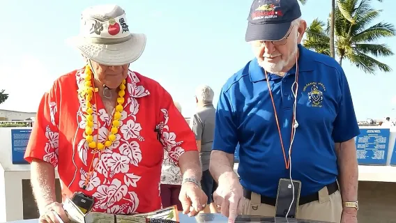 Tur Multimedia Mandiri Resmi Pearl Harbor oleh Chief