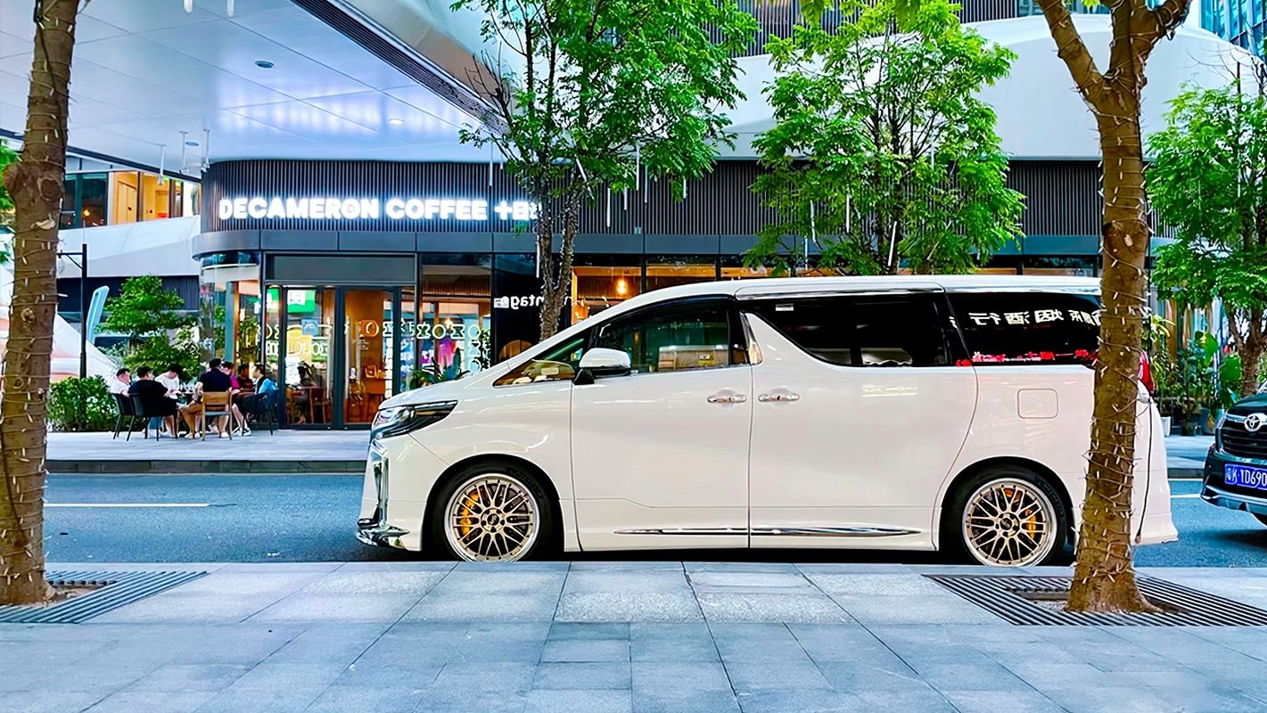 Servicio de coche privado con conductor de Macao a Hong Kong / Vehículo comercial transfronterizo con matrícula de ambas regiones / Recogida en el domicilio / Viaje directo con trámites rápidos de aduana