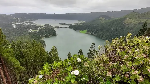 Guided Visit to the Crater and Volcano of Lagoa das Sete Cidades