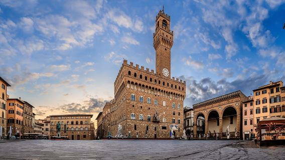 ทัวร์ชมทางลับของ Palazzo Vecchio พร้อมอาหารกลางวันหรือชิมเจลาโต้