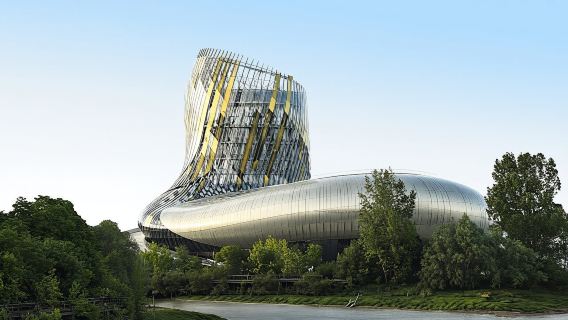 Entrada a La Cité du Vin con cata de vinos