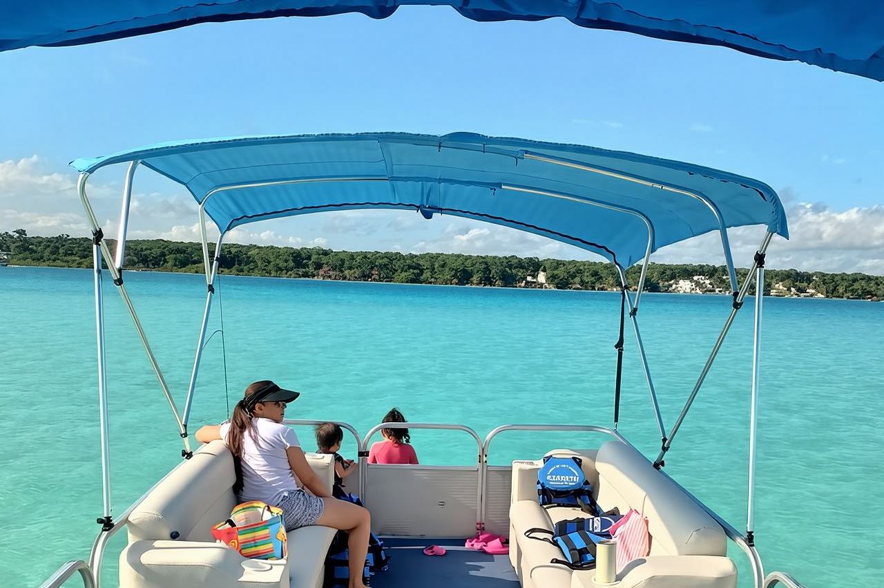 Tour of the Lagoon of Bacalar on pontoon -Collective-