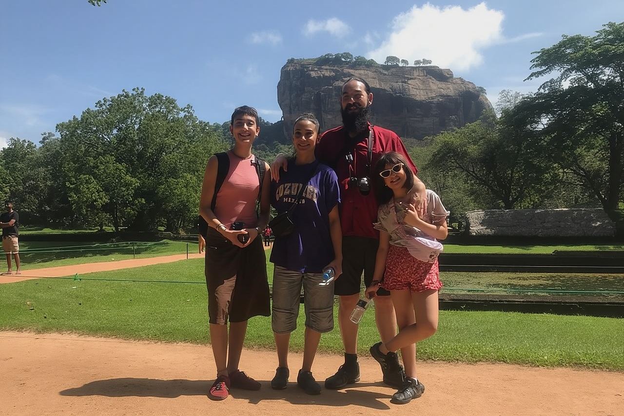 Excursión de un día a Dambulla, Sigiriya y safari desde Kandy (Tour en grupo)