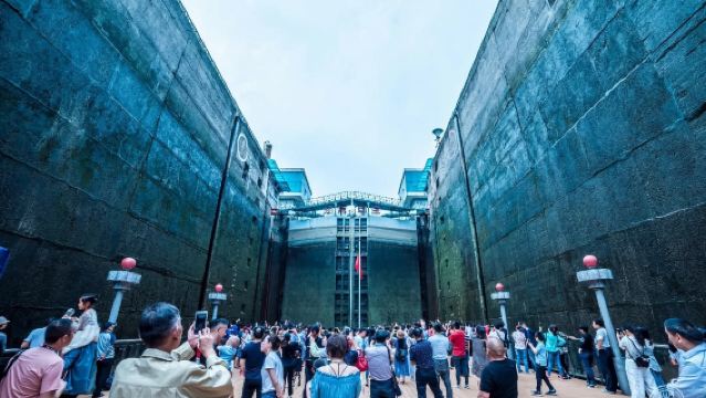 交運兩壩一峽遊船半日遊【乘遊輪過葛洲壩船閘+船觀西陵峽】