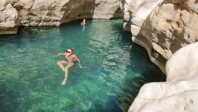 Oman Highlights: Wahiba Sands Desert & Wadi Bani Khalid Tour