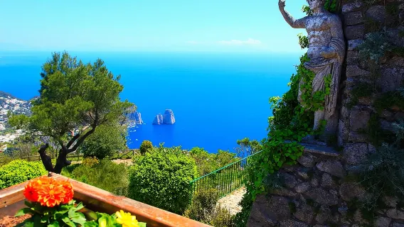 Kleine Gruppenreise von Sorrent zur Blauen Grotte, Anacapri und Capri
