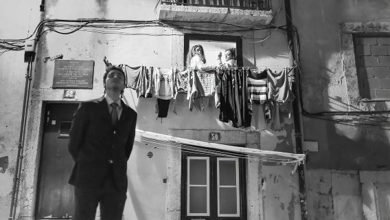 Fado: tour musicale a piedi + cibo e spettacolo dal vivo