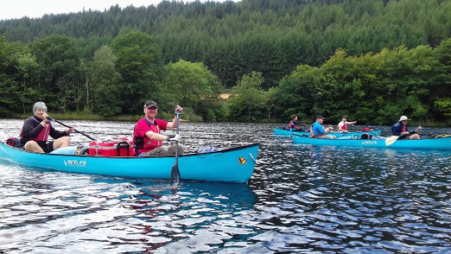 Hồ Loch Ness, Chuyến tham quan ngắm cảnh bằng xuồng có hướng dẫn kéo dài 2,5 giờ