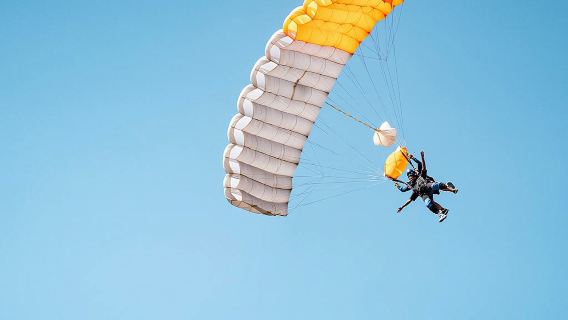 メルボルン・グレートオーシャンロード スカイダイビング【市内送迎オプションあり|写真・ビデオ追加購入可能|雄大な海岸線を一望|スカイダイビング証明書付|Skyone Skydiving】