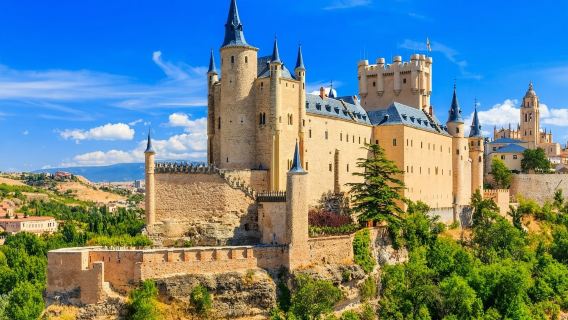 Big Bus Tours: Madrid Escorial, Valle De Los Caidos and Segovia