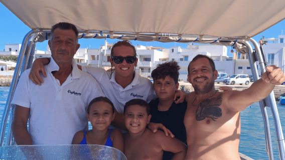 Polignano a Mare: Cave Boat Tour with Aperitif