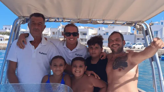 Polignano a Mare: Cave Boat Tour with Aperitif