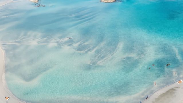 ハニア:エラフォニシのピンクビーチ&エロス村&ワインテイスティング