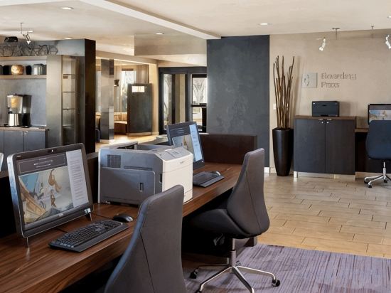 Sonesta Select Miami Lakes - Tap to explore photos