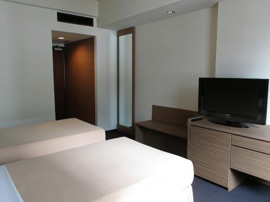 Strand Hotel Room Type - Deluxe Twin Room