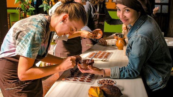 Bean-to-Bar-Schokoladenworkshop im ChocoMuseo Antigua