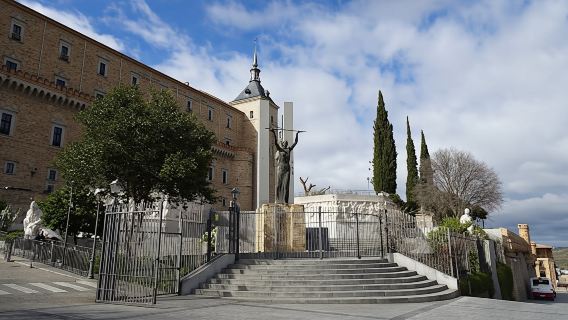 Toledo Medieval city exploration game and tour
