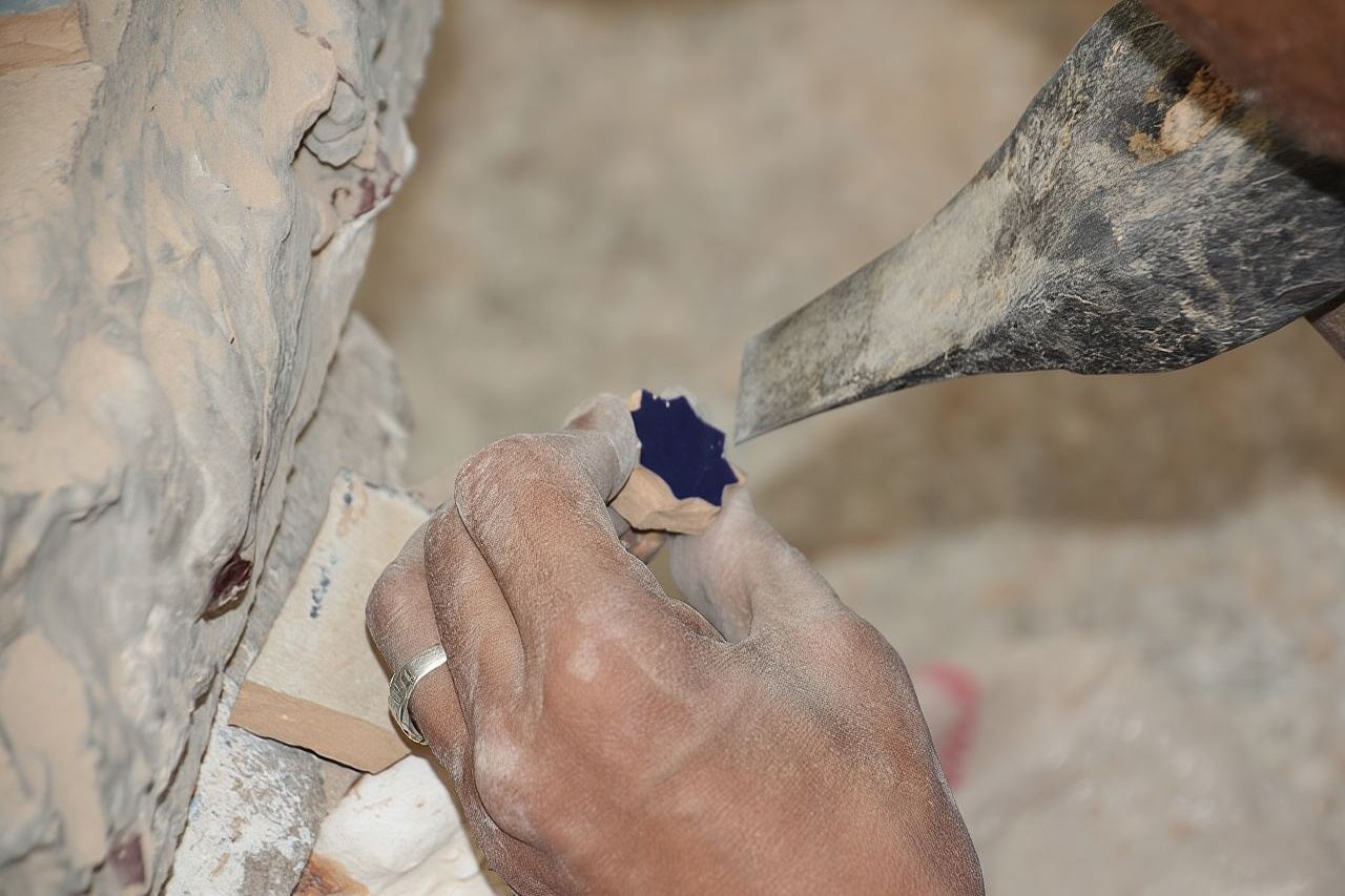 Entdecken Sie Keramik und Zellige-Mosaik bei einer Fabrikbesichtigung in Fes.