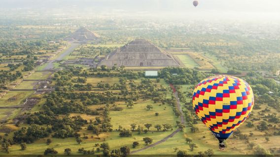Tận hưởng chuyến đi khinh khí cầu trên Kim tự tháp Teotihuacan ở Thành phố Mexico (tour tiếng Anh)
