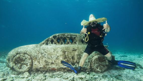 Scuba Diving Under Water Museum and Reef for beginners
