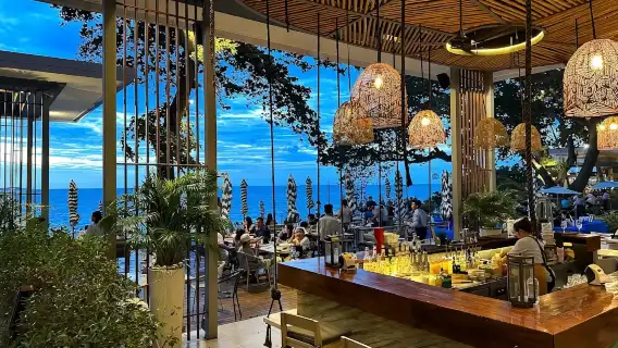 泰國芭達雅懸崖日落餐廳|網紅海景|The Sky Gallery 代訂座服務【浪漫日落|鳥巢卡座|可選接駁】