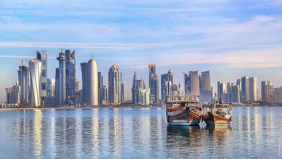 Doha: tour tradizionale del porto in dhow con prelievo e rientro