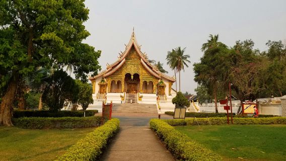 掠影老撾|琅勃拉邦巴烏石窟一日遊【包車8小時】