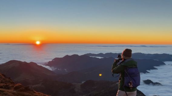 Escursione notturna a piedi sulla Montagna della Sedia a Sdraio [Esclusivo per auto privata + guida professionale + biglietto combinato per l'attrazione + assicurazione contro gli infortuni]