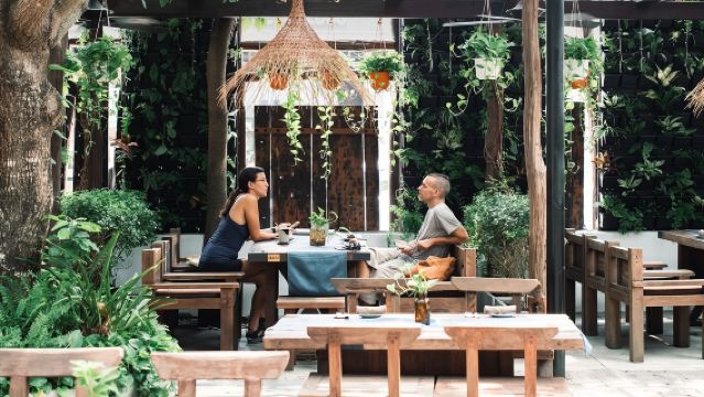 ชาย การ์เด้น - บุฟเฟ่ต์อาหารเจระดับพรีเมียม