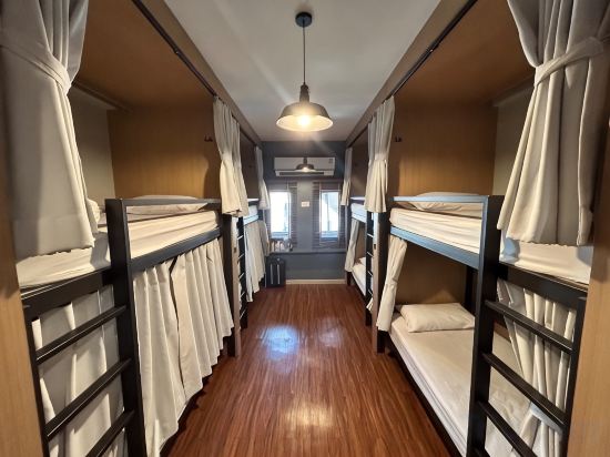 GN Luxury Hostel Room Type - Lower Capsule - Male Only