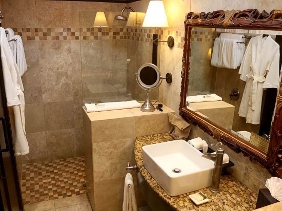 Hotel Camino Real Antigua - Tap to explore photos
