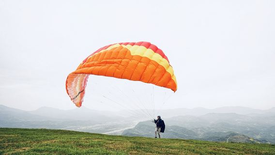 彭州成都筋斗雲滑翔傘營地滑翔傘飛行體驗【專業教練帶飛+贈送GOPRO影片拍攝】