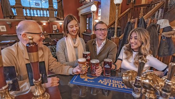 Tur Kelompok Kecil London ke Pub Bersejarah