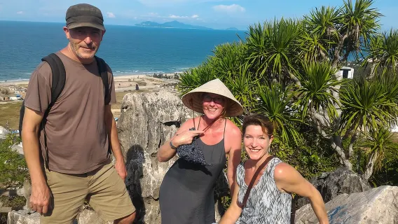 Ngũ Hành Sơn - Hang Động - Tượng Phật Bà Quan Âm tại Núi Khỉ