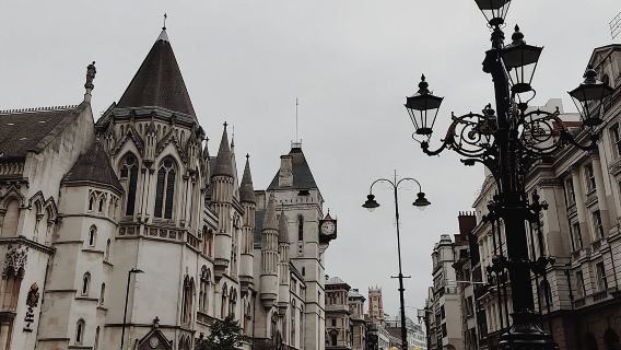 Charles Dickens London exploration game and tour