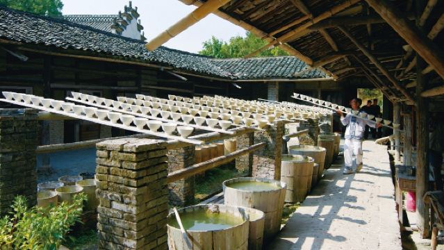 Jingdezhen Ancient Kilns and Folk Customs Museum Senior Expert's 2-Hour In-Depth Guided Tour Option with Tickets Included
