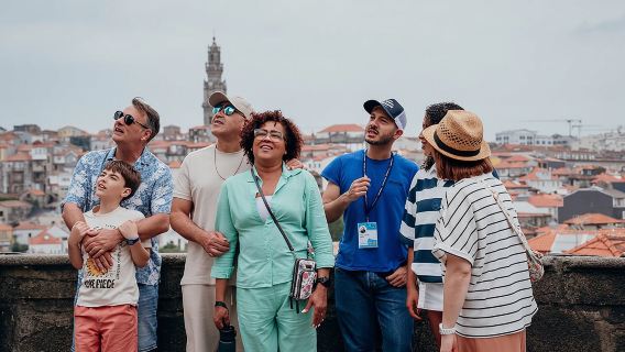 Descubre el encanto de Oporto: Visita guiada a pie de 3 horas