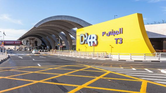 Traslado desde el aeropuerto de Dubái a hoteles en Ras Al Khaimah o viceversa (conductor de habla inglesa)