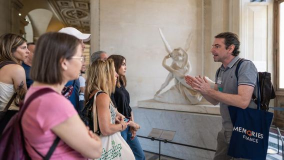 Paris: Guided Tour of the Must-Sees of the Louvre Museum