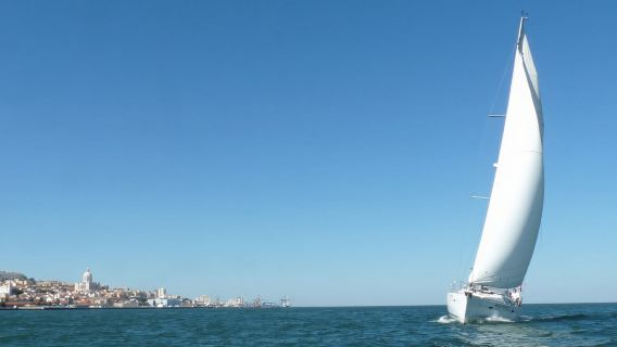 Lisbon 2-Hour Tagus River Sailing Cruise