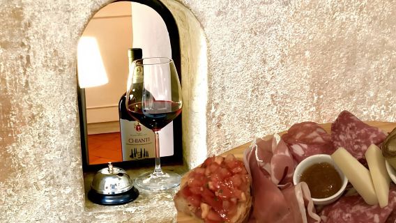 Florenz: Weinfenster-Spaziergang mit Weinprobe und Vorspeisen