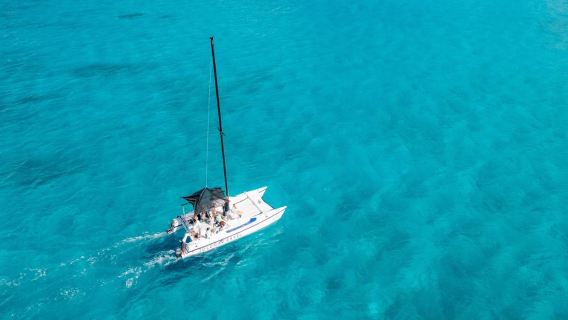 Isla Mujeres by Catamaran Tour with Snorkel and Lunch