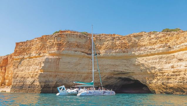 Portimao: Benagil Caves & Coastline Cruise