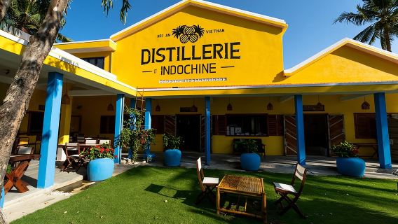 Guided tour of Sampan distillery // Agricultural Rum Medalist