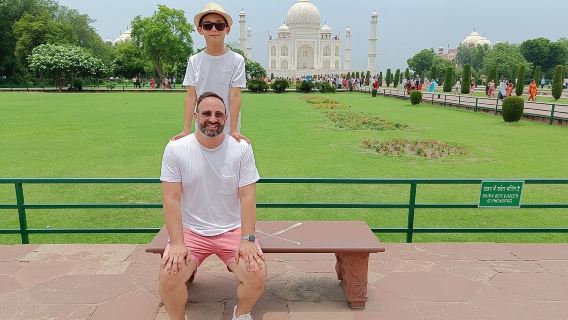 Excursión de un día al Taj Mahal desde Delhi en el Gatimaan Express con almuerzo de 5 estrellas.