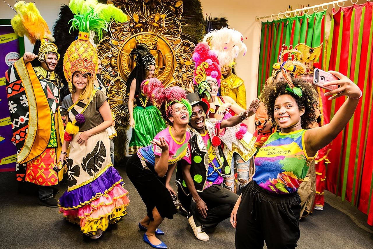 Carnaval Experience: Backstage Tour at Samba City with Cocktail 