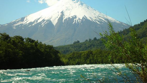 Puerto Varas: Full day Osorno Volcano and Petrohue falls