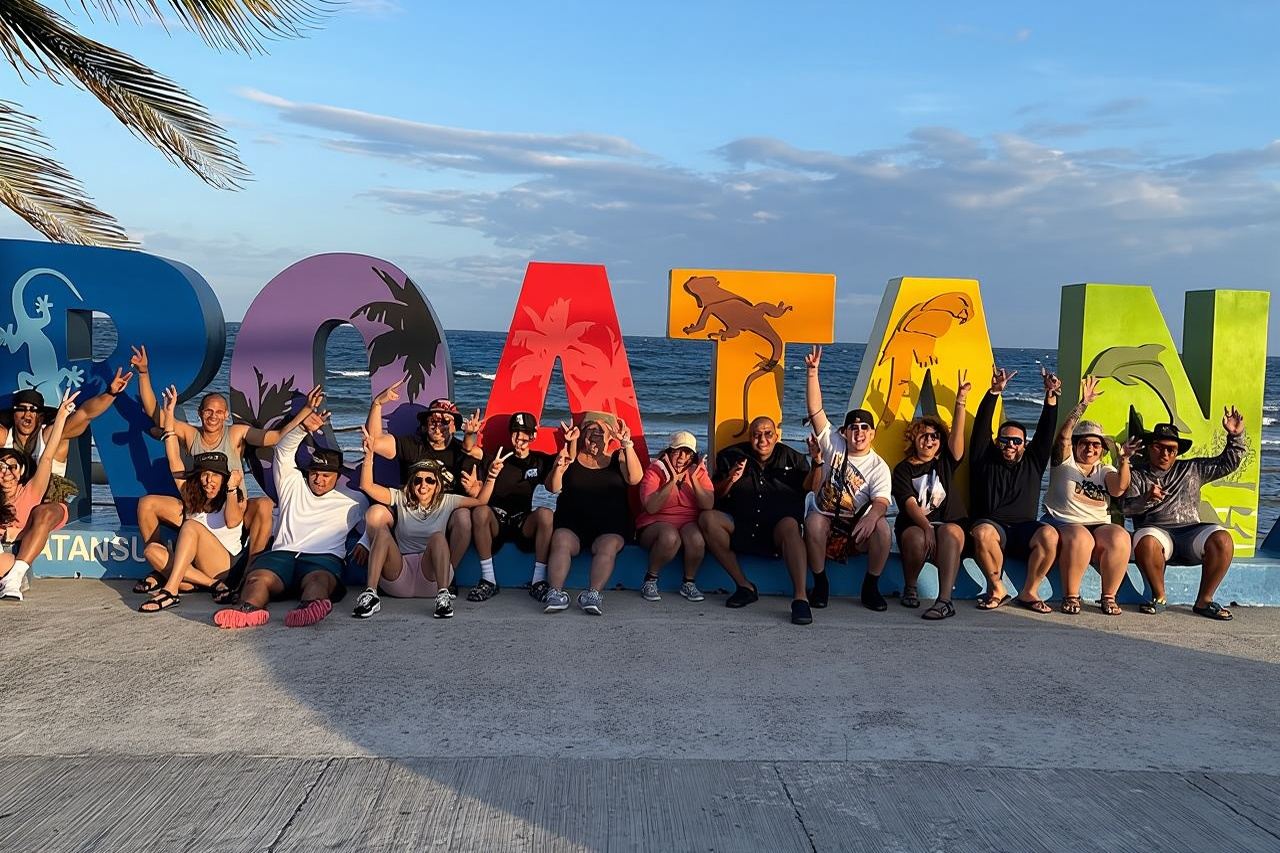 Roatan: Affen & Faultiere + Schokoladen- & Rumverkostung + Strandurlaub